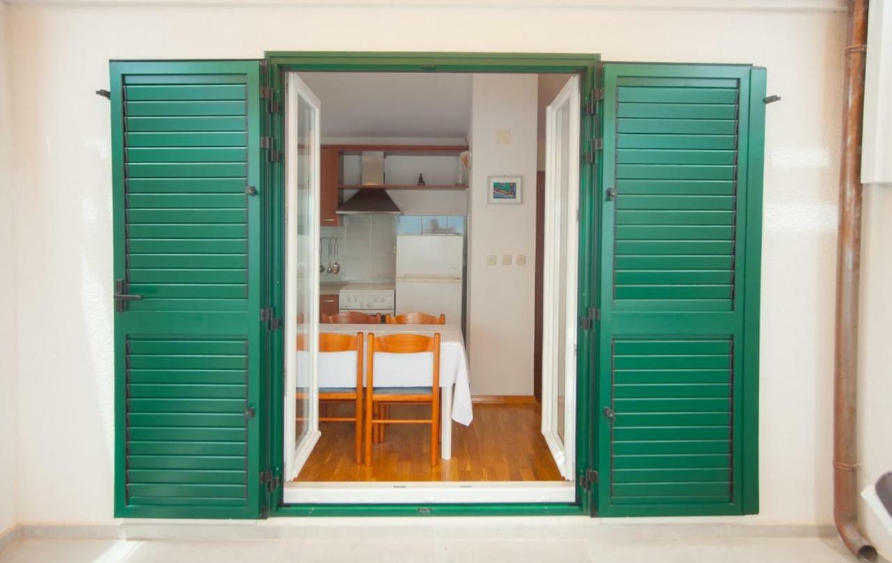 Apartamento House Koloc Bol Exterior foto