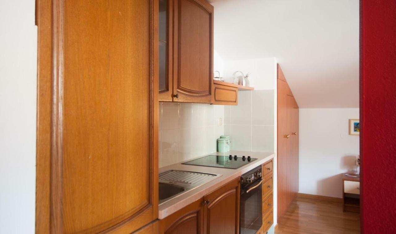 Apartamento House Koloc Bol Exterior foto