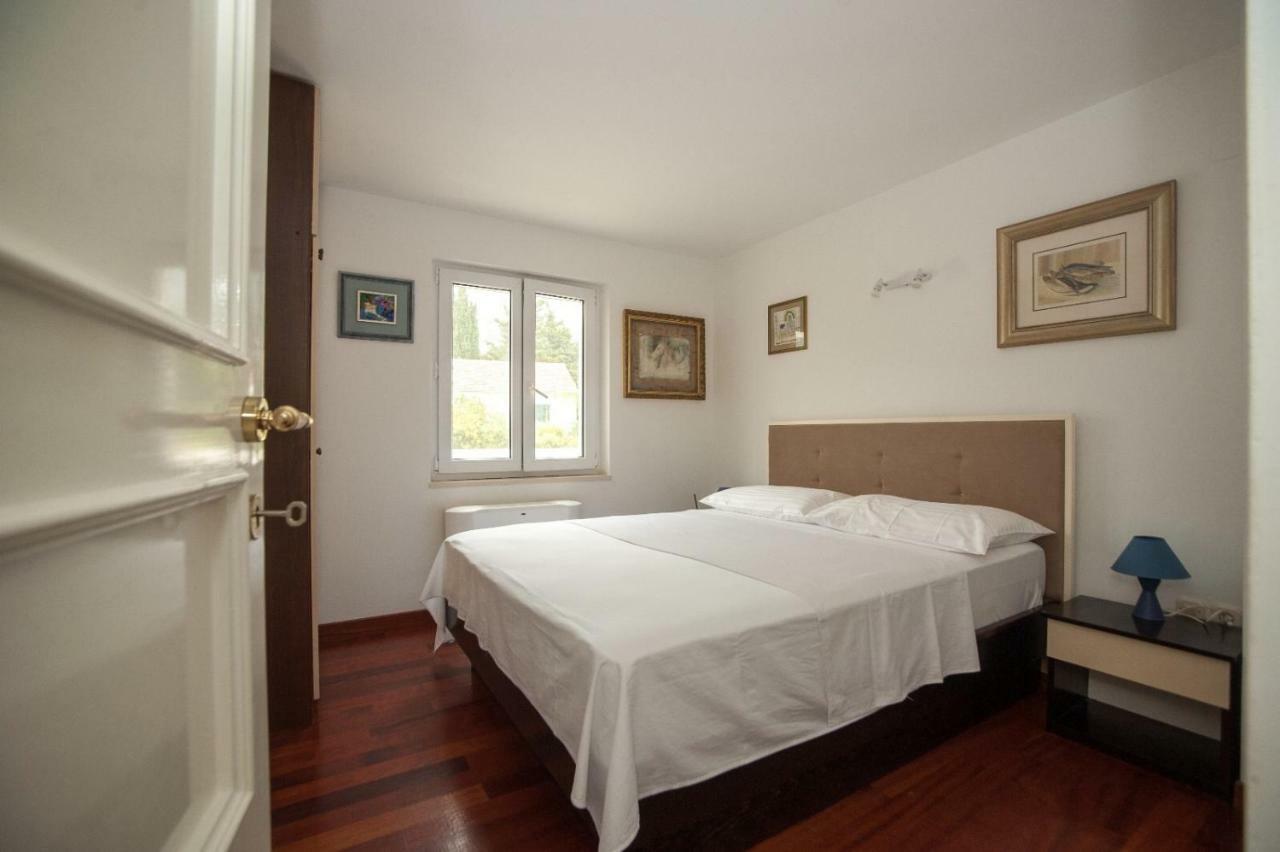 Apartamento House Koloc Bol Exterior foto