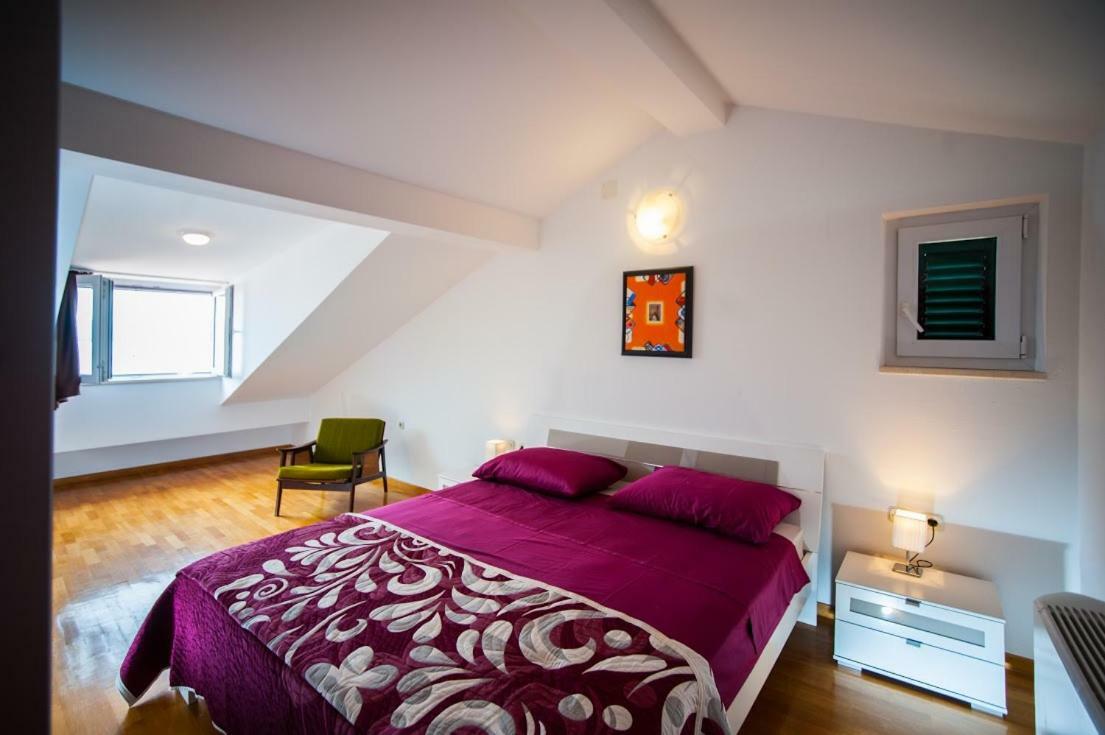 Apartamento House Koloc Bol Exterior foto